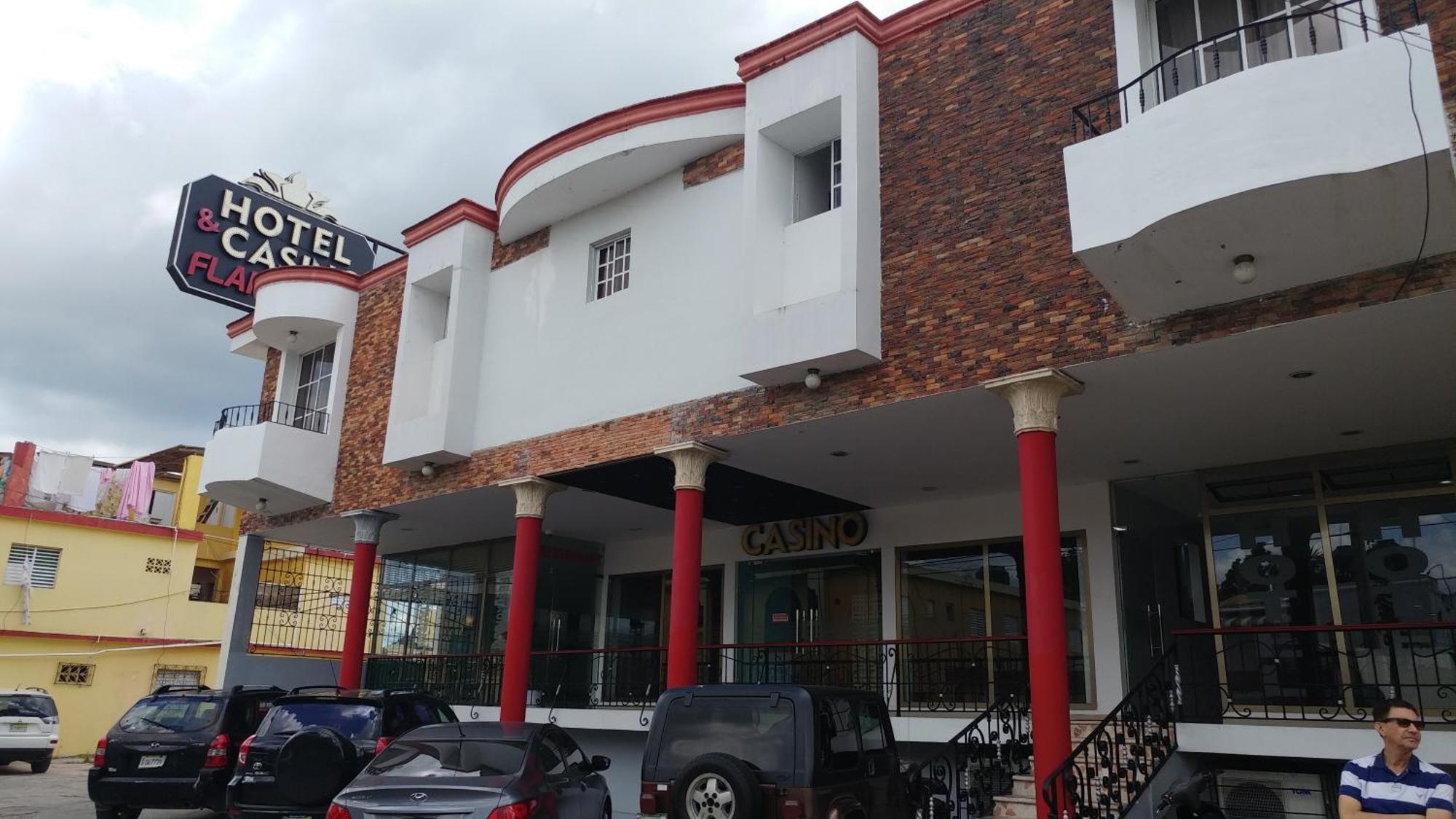 Hotel & Restaurante Flamboyan 伊圭 外观 照片