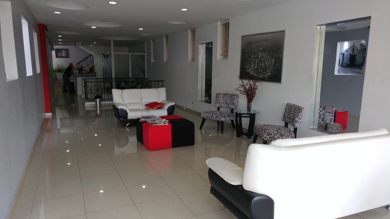 Hotel & Restaurante Flamboyan 伊圭 外观 照片