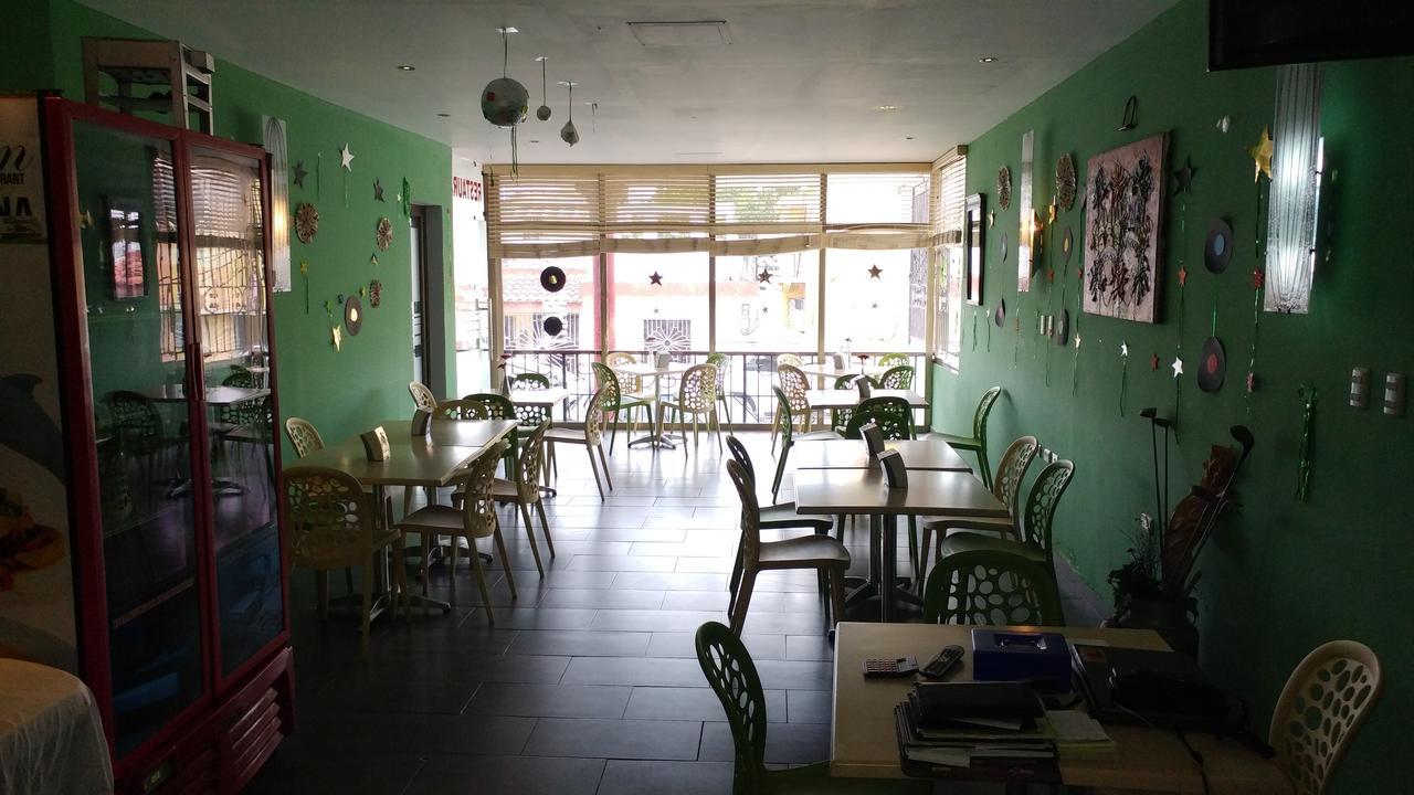 Hotel & Restaurante Flamboyan 伊圭 外观 照片