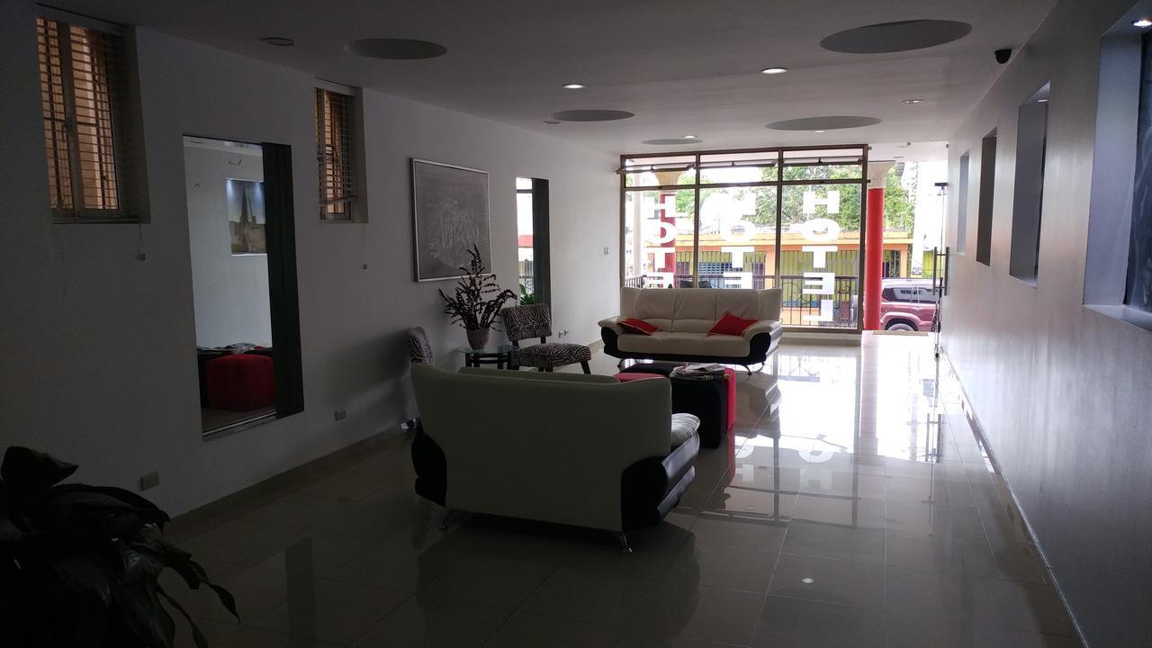 Hotel & Restaurante Flamboyan 伊圭 外观 照片