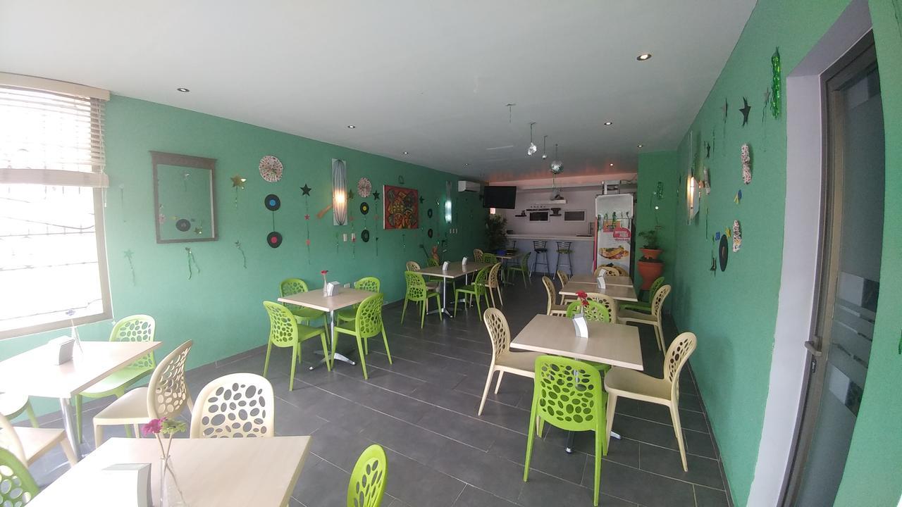 Hotel & Restaurante Flamboyan 伊圭 外观 照片