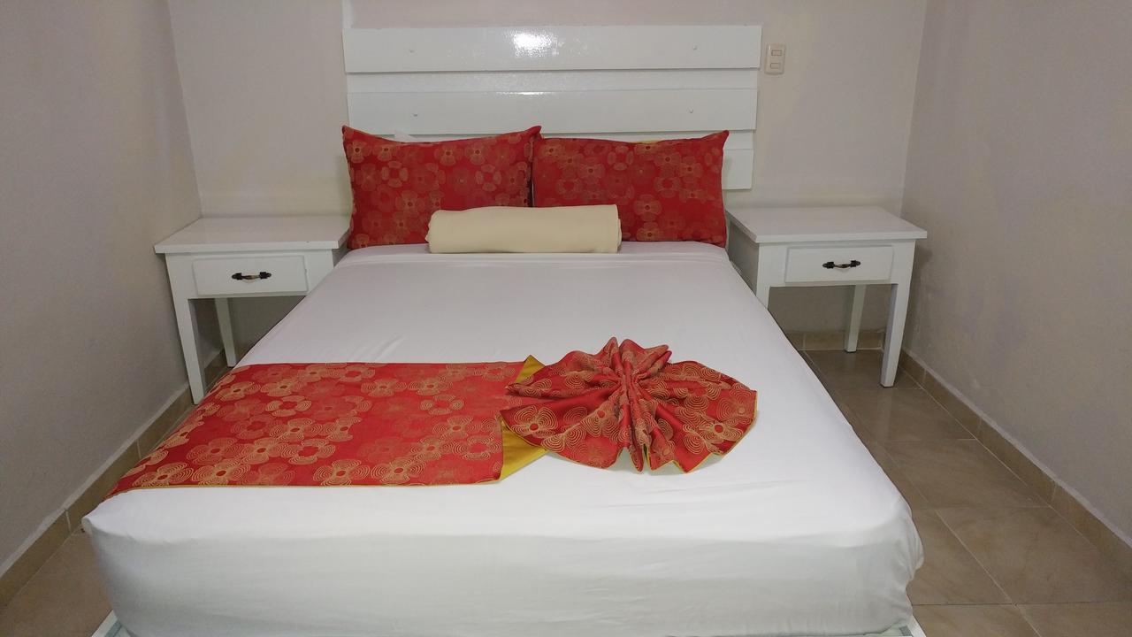 Hotel & Restaurante Flamboyan 伊圭 外观 照片