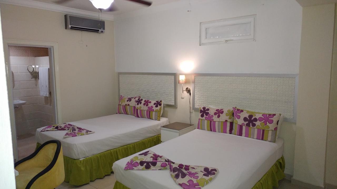 Hotel & Restaurante Flamboyan 伊圭 外观 照片